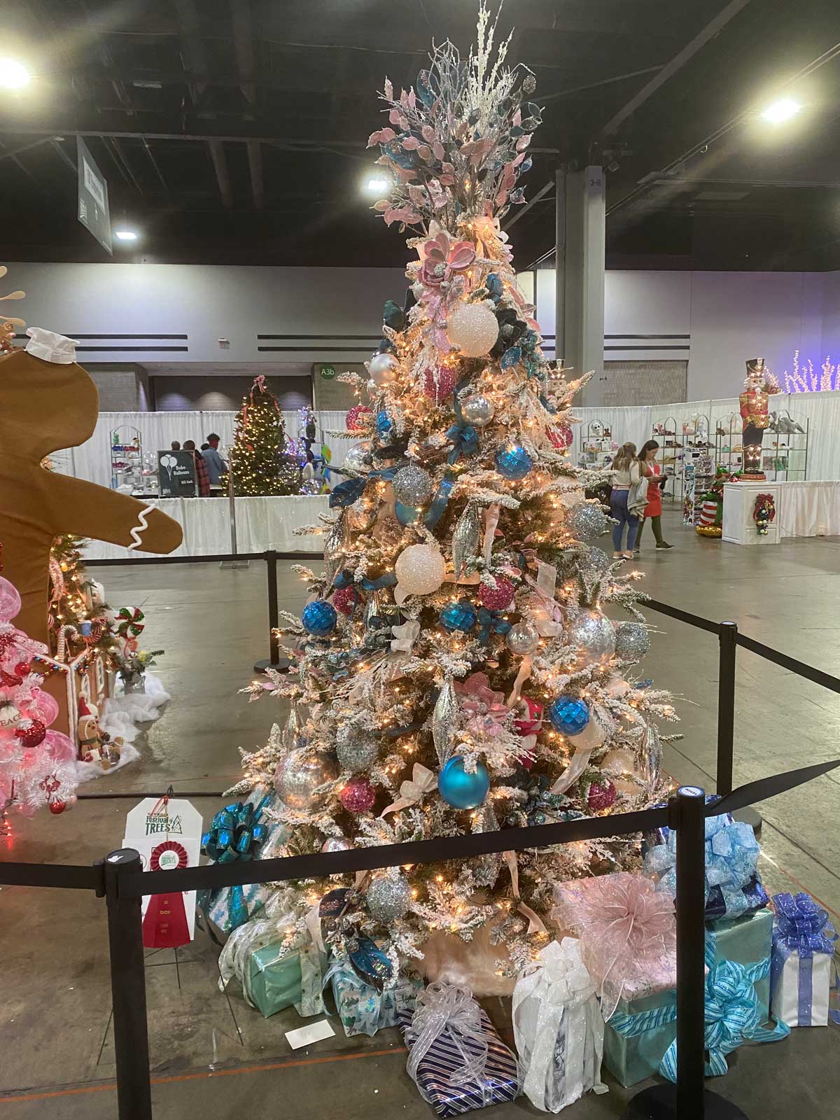 Best In Show - Large Tree<br>“Tourmaline Ice” - Wellcare/Ambetter by Ella Romney