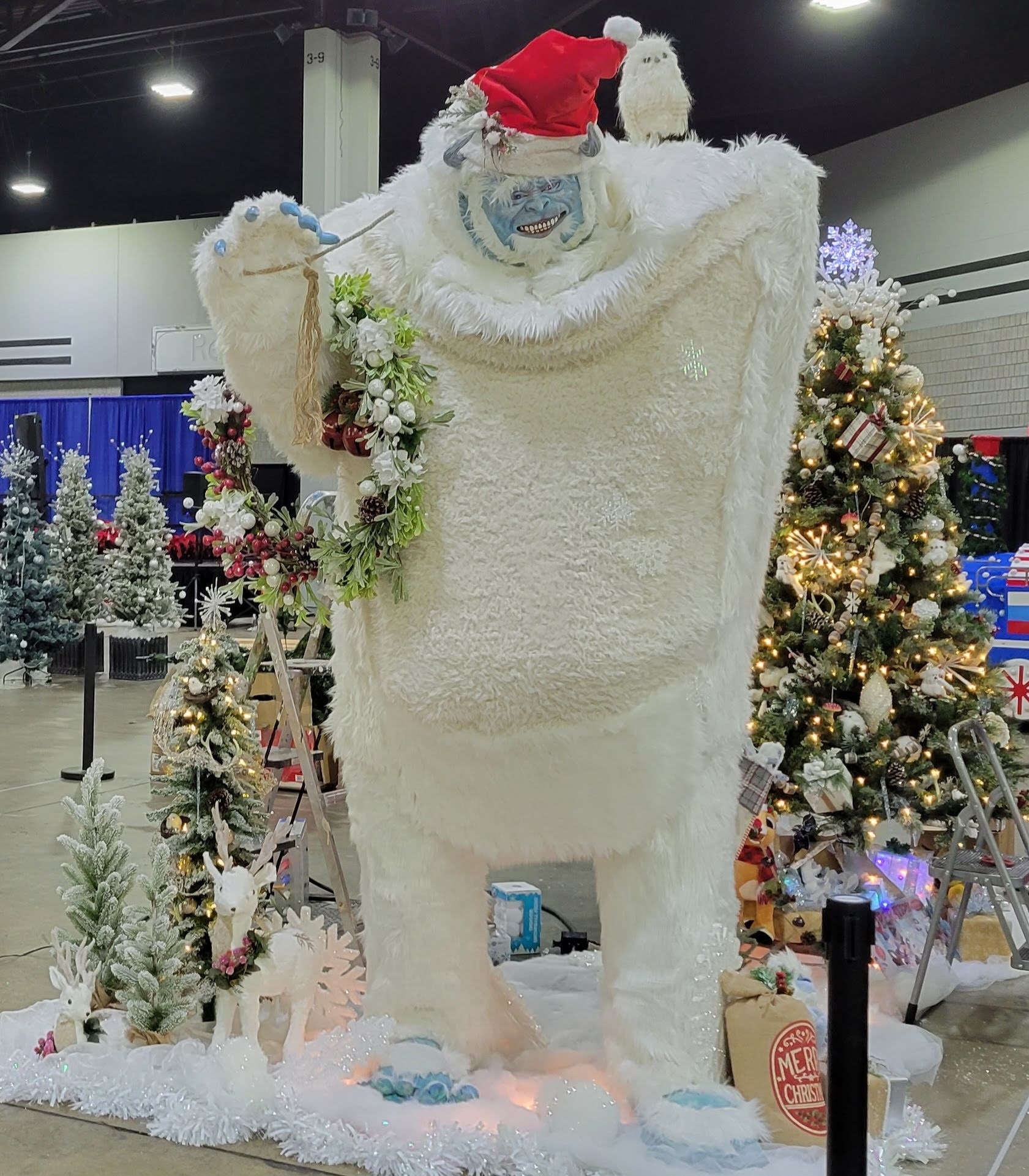 Most Creative - Large Tree<br>“’Just Getting Yeti for Christmas!” by The Scrap Wagon (designed by Leigh-Ann Thompson)